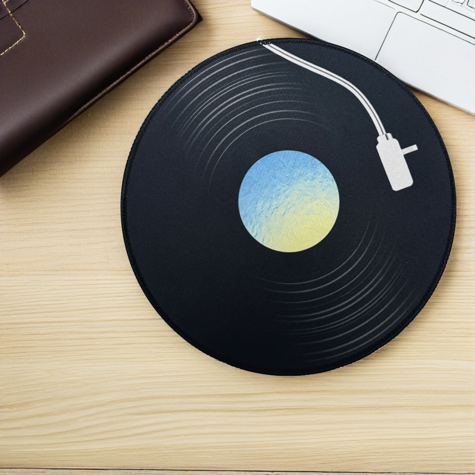 Desk Setup Gaming And Work - Record Player Themed Round Mouse Pad